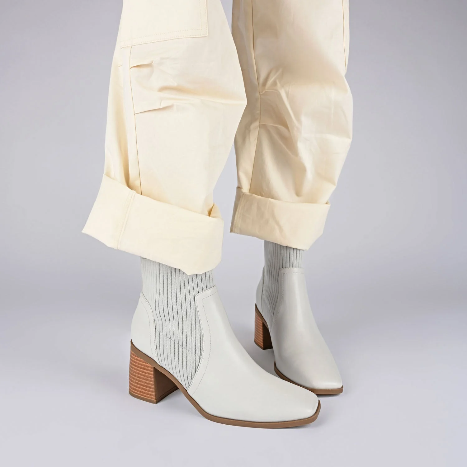 HARLOWE CHELSEA BOOTIES IN VEGAN LEATHER - Off White - Image 2