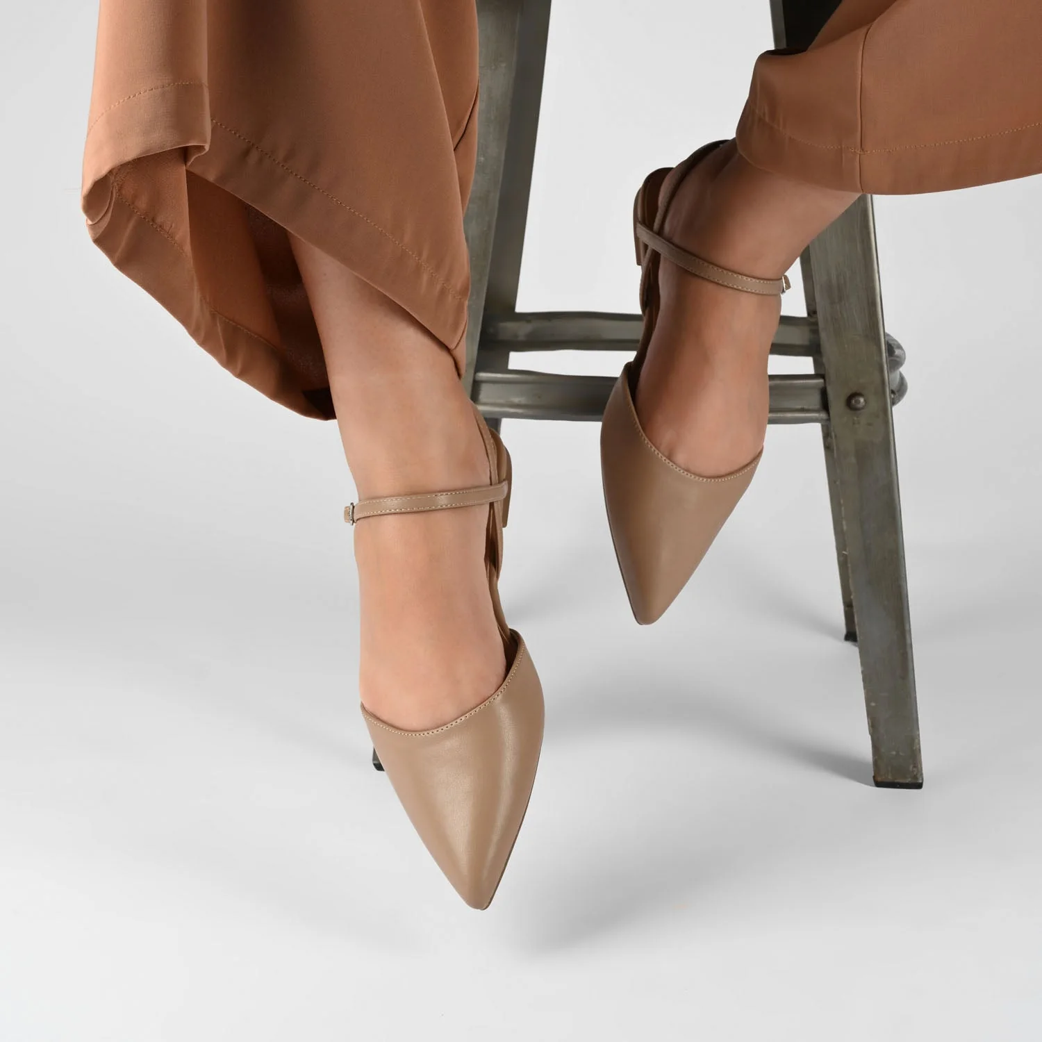 MARTINE SLINGBACK FLATS IN COOL SHADES - Mocha - Image 9