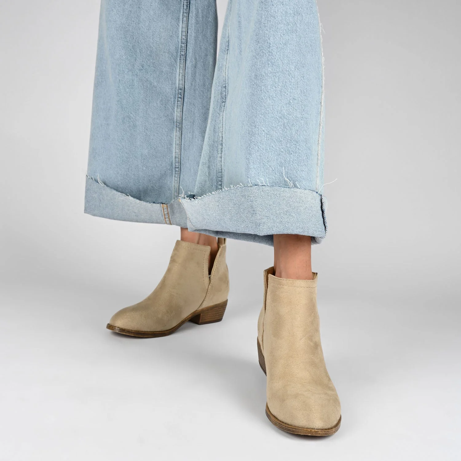 RIMI BLOCK HEELED BOOTIES IN WIDE - Stone - Image 2
